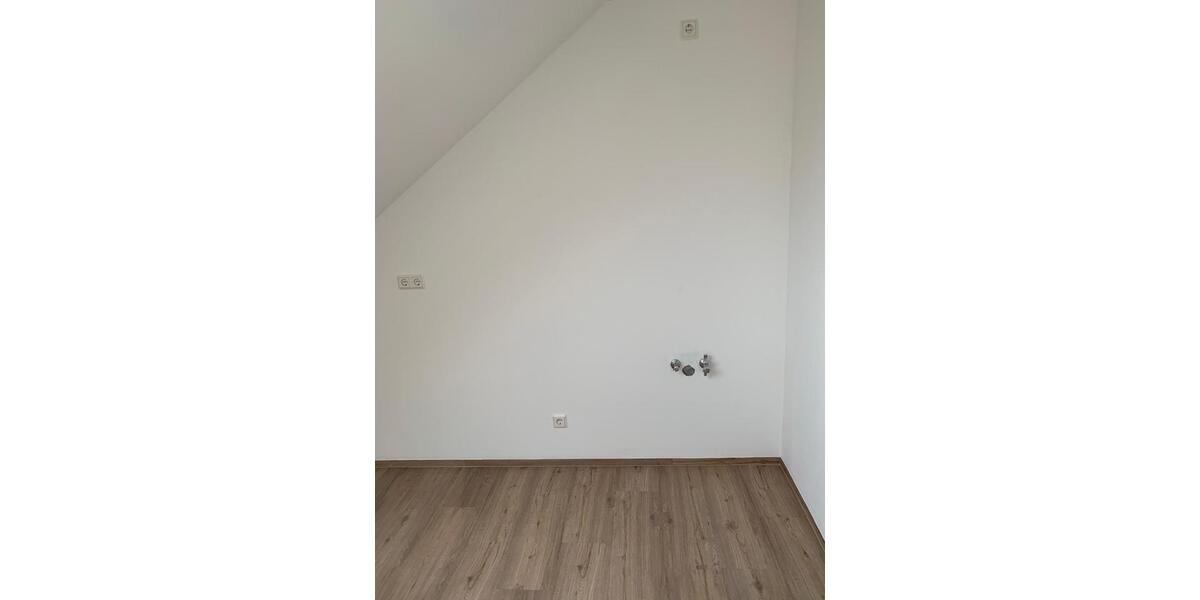 Dachgeschoßwohnung Gummersbach Berstig Süd - 4 Zimmer, 78 m&sup2;, 860&euro; | Angebot:26686425
