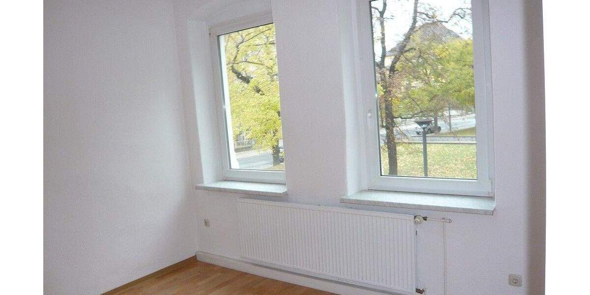 Etagenwohnung Riesa Gröba - 2 Zimmer, 64 m&sup2;, 356&euro; | Angebot:25688440