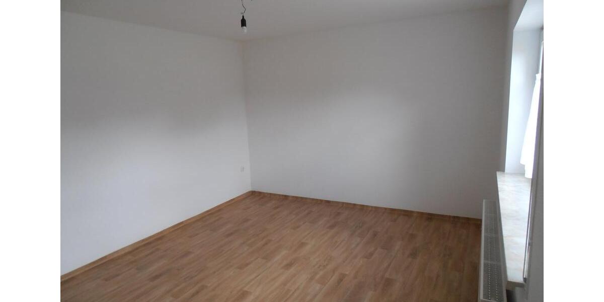 Etagenwohnung Tröstau - 3 Zimmer, 77 m&sup2;, 550&euro; | Angebot:24678395