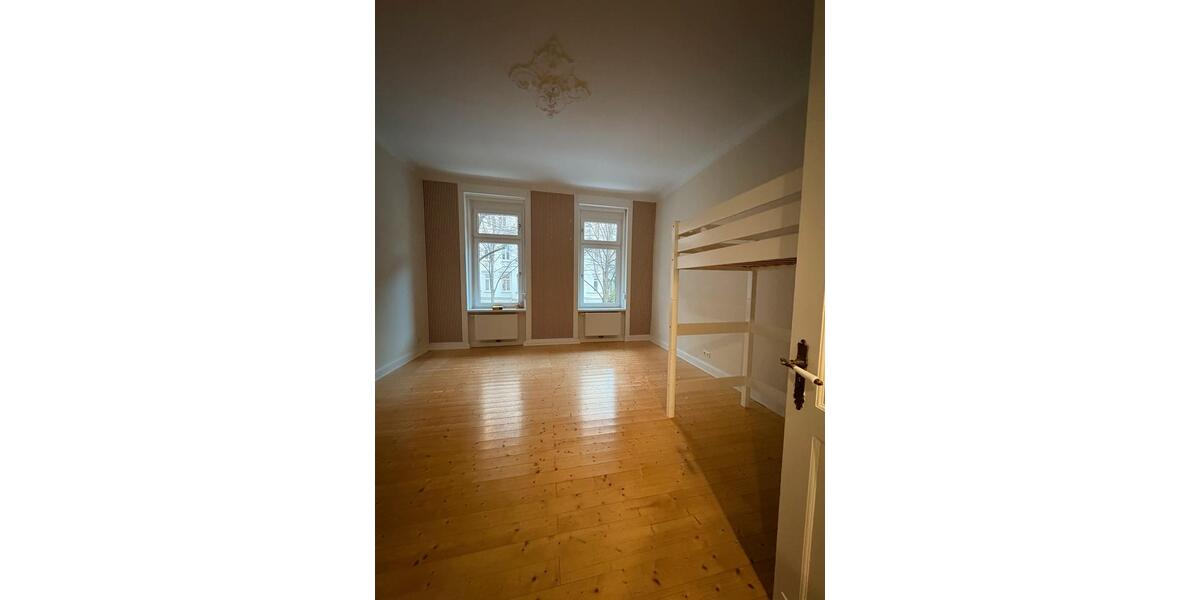 Hochparterre Wiesbaden Klarenthal - 4 Zimmer, 132 m&sup2;, 1.980&euro; | Angebot:25045916