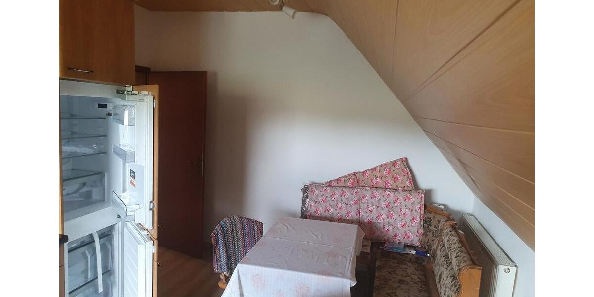 Sehr komf., ruhige Wohnung mit EBK,Solar,Kamin,Balkon, Stellpl. 4 zimmer