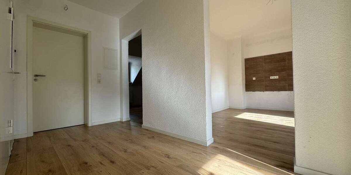 Sanierte und gepflegte 3ZKB Dachgeschosswohnung in St. Ingbert-Rentrisch - Dachgeschoßwohnung Sankt Ingbert | Angebot:27197100