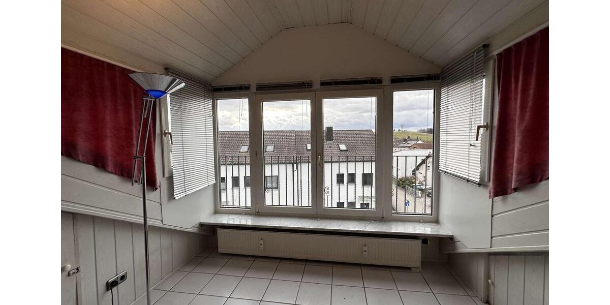 Helle 2-Zimmer Wohnung mit EBK, Einbauschrank, Klima uvm. 2 zimmer