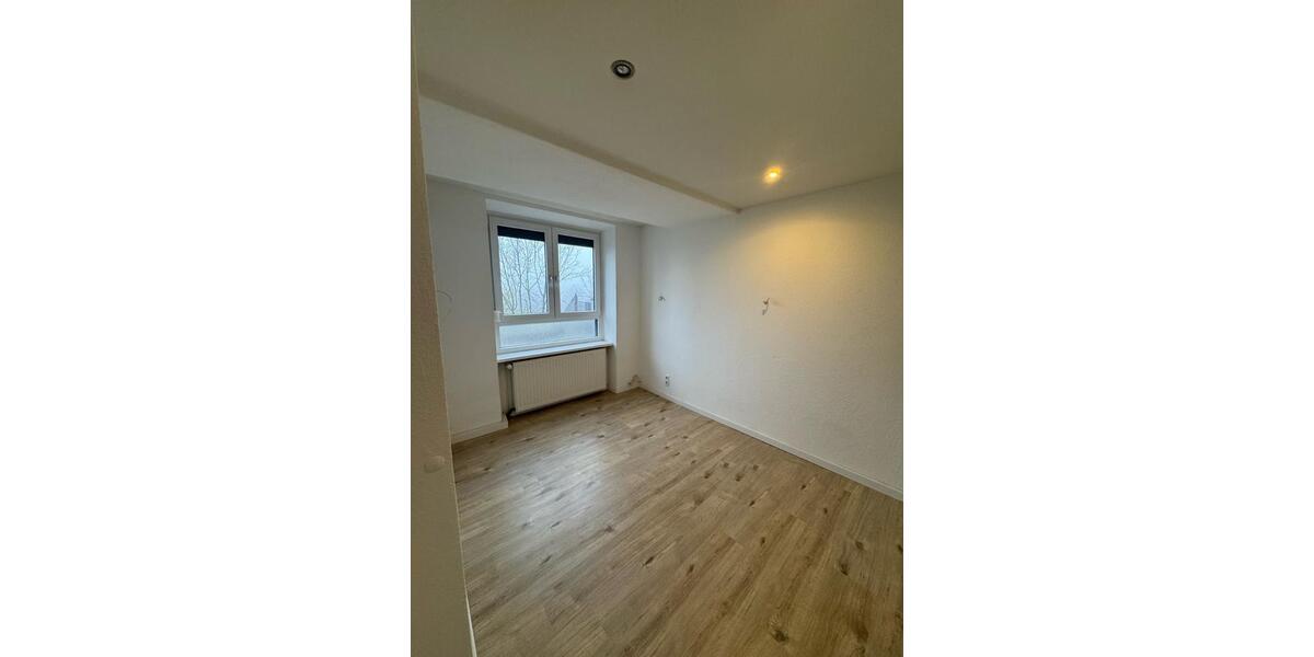 Erdgeschoßwohnung Saarbrücken Kieselhumes - 2 Zimmer, 85 m&sup2;, 520&euro; | Angebot:25266547