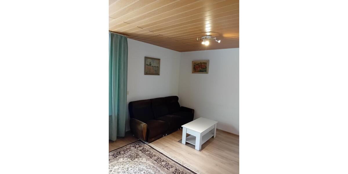 1-Zimmer in 3er-WG in Doppelhaushälfte 1 zimmer