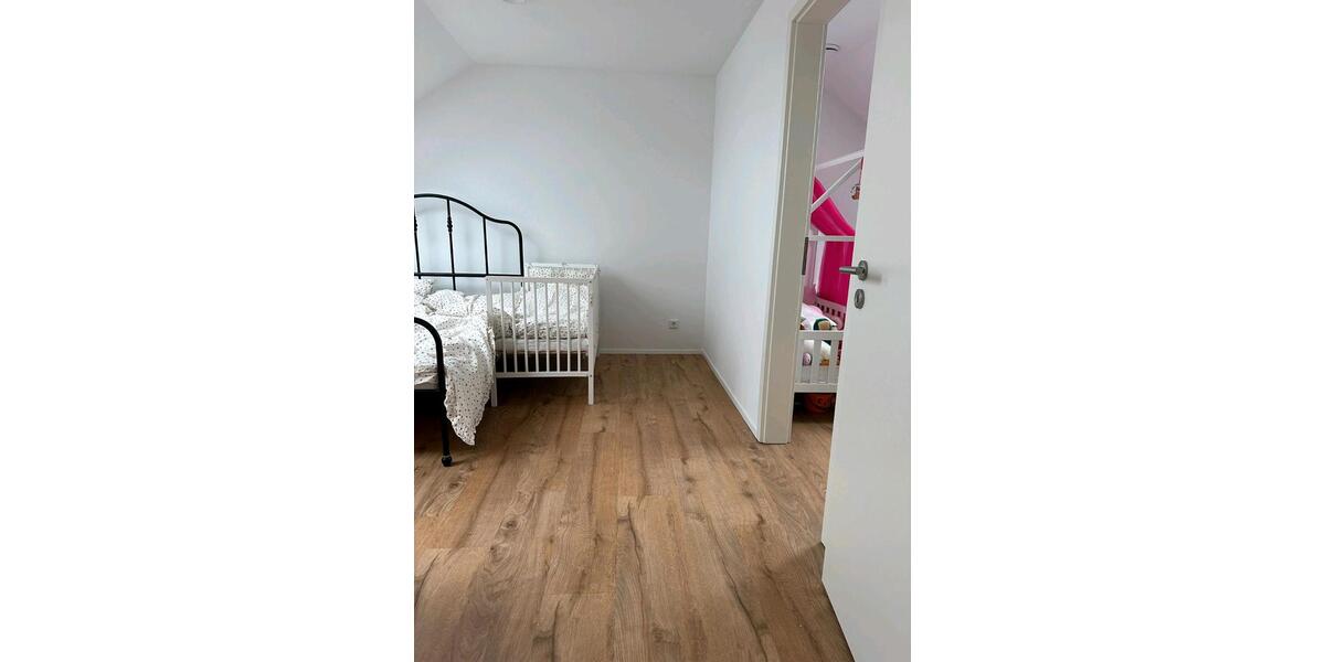 Dachgeschoßwohnung Lippstadt - 4 Zimmer, 130 m&sup2;, 1.100&euro; | Angebot:25151049