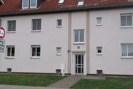 Wohnung Böhlen - 4 Zimmer, 65 m&sup2;, 520&euro; | Angebot:25920772