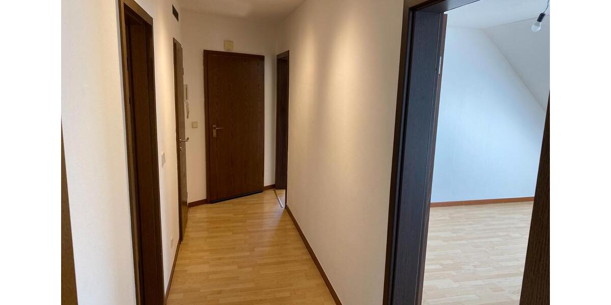 Dachgeschoßwohnung Nauort - 3.5 Zimmer, 70 m&sup2;, 595&euro; | Angebot:26627079