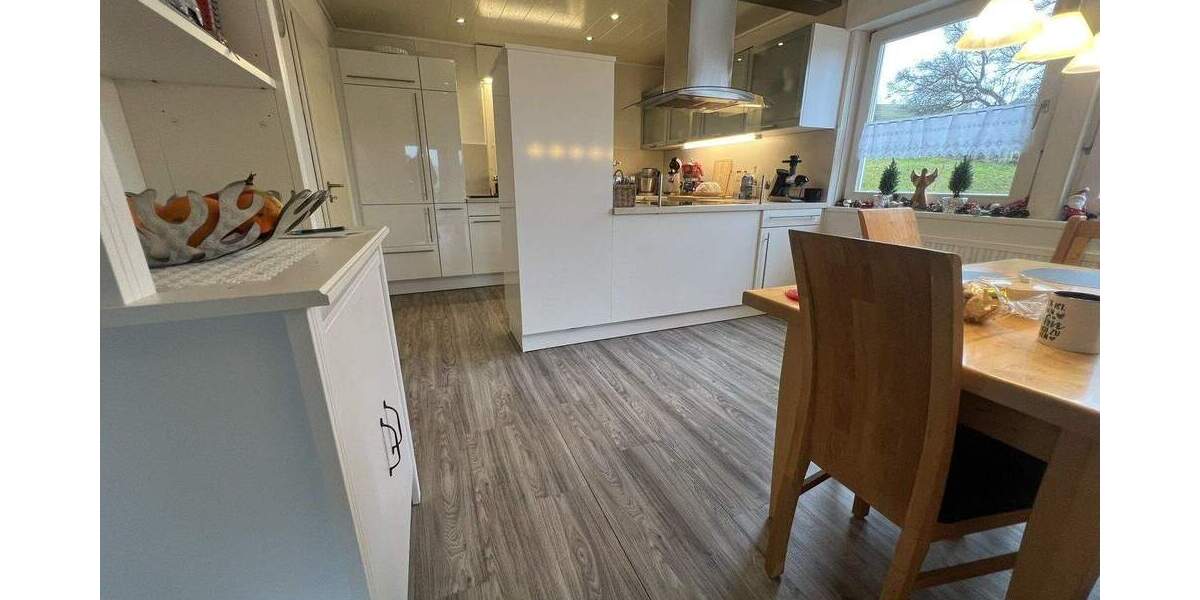 Etagenwohnung Weilheim Unterbierbronnen - 3 Zimmer, 162 m&sup2;, 1.300&euro; | Angebot:24974652
