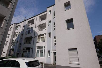 Perfekt für junge Leute: Gepflegte 2,5-Raum-Etagenwohnung mit Küche und Balkon Nahe der Universität 2 zimmer