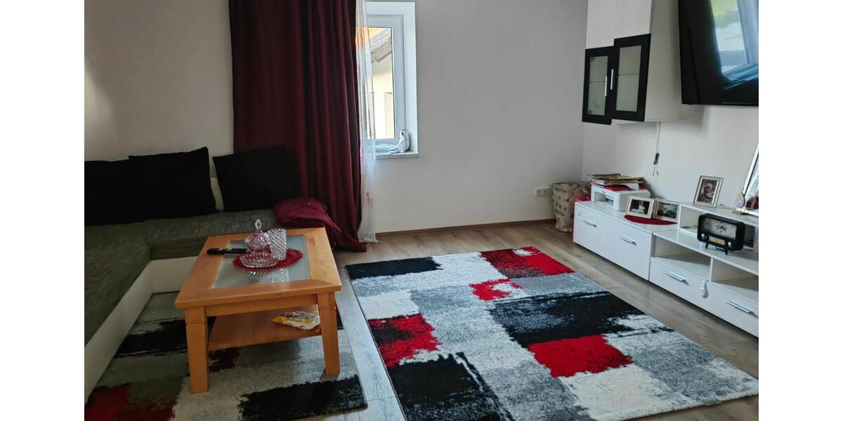 Etagenwohnung Roßbach - 4 Zimmer, 145 m&sup2;, 1.000&euro; | Angebot:26706100