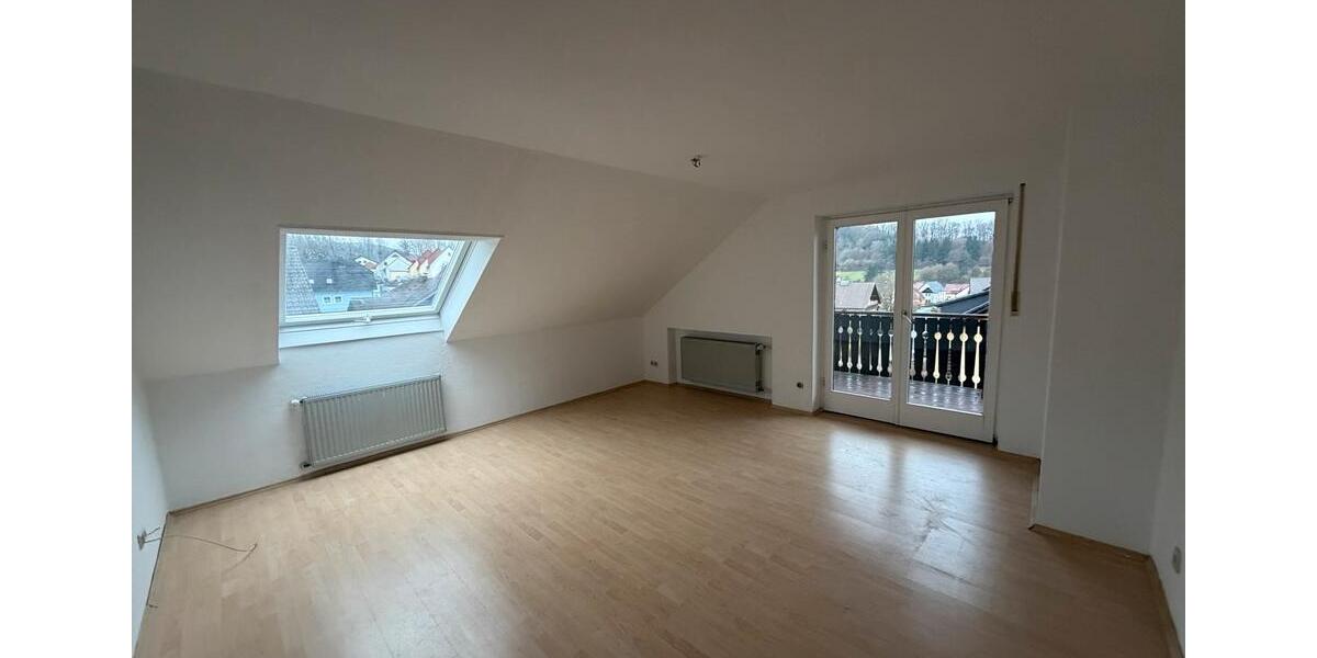 DG-Wohnung Weismain Stadt; teilsaniert BadKüche neu; ohne Makler 2.5 zimmer