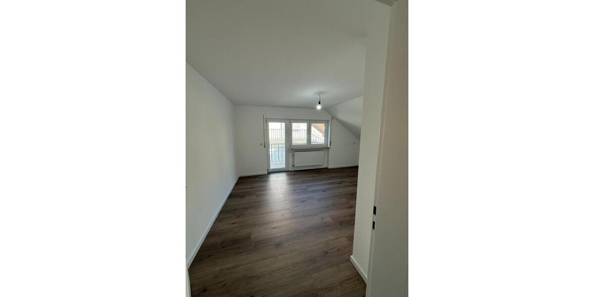 Dachgeschoßwohnung Laudenbach - 3 Zimmer, 77 m&sup2;, 1.450&euro; | Angebot:25805710