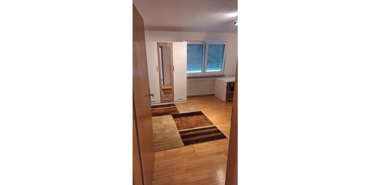 Etagenwohnung Mosbach - 3 Zimmer, 12 m&sup2;, 345&euro; | Angebot:25973916