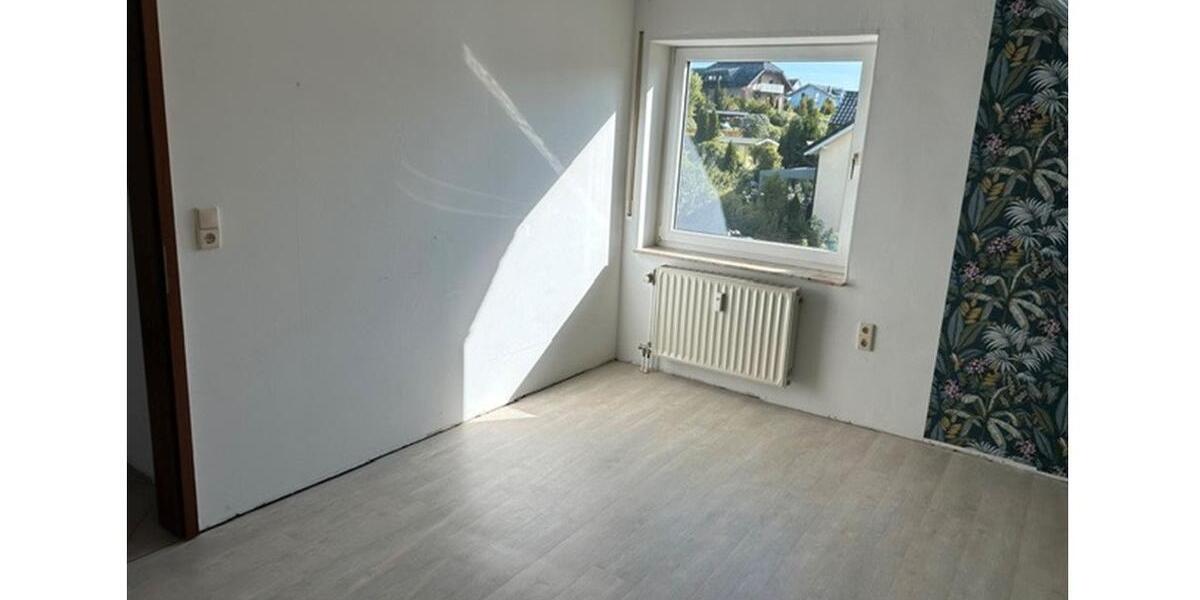 Dachgeschoßwohnung Friedewald - 4 Zimmer, 105 m&sup2;, 897&euro; | Angebot:25162662