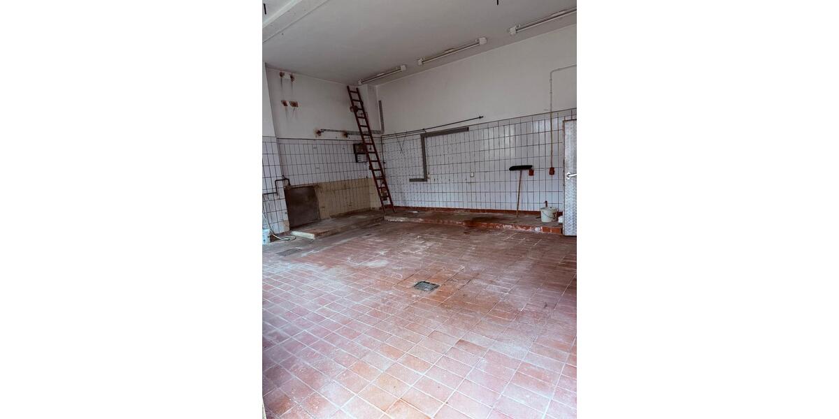 Halle Gewerbefläche teilbar ab 31m² zimmer