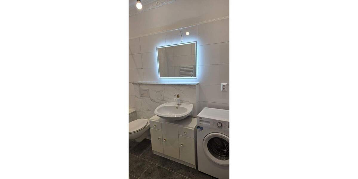 Etagenwohnung Wiesbaden Südost - 2 Zimmer, 91 m&sup2;, 1.390&euro; | Angebot:25760466