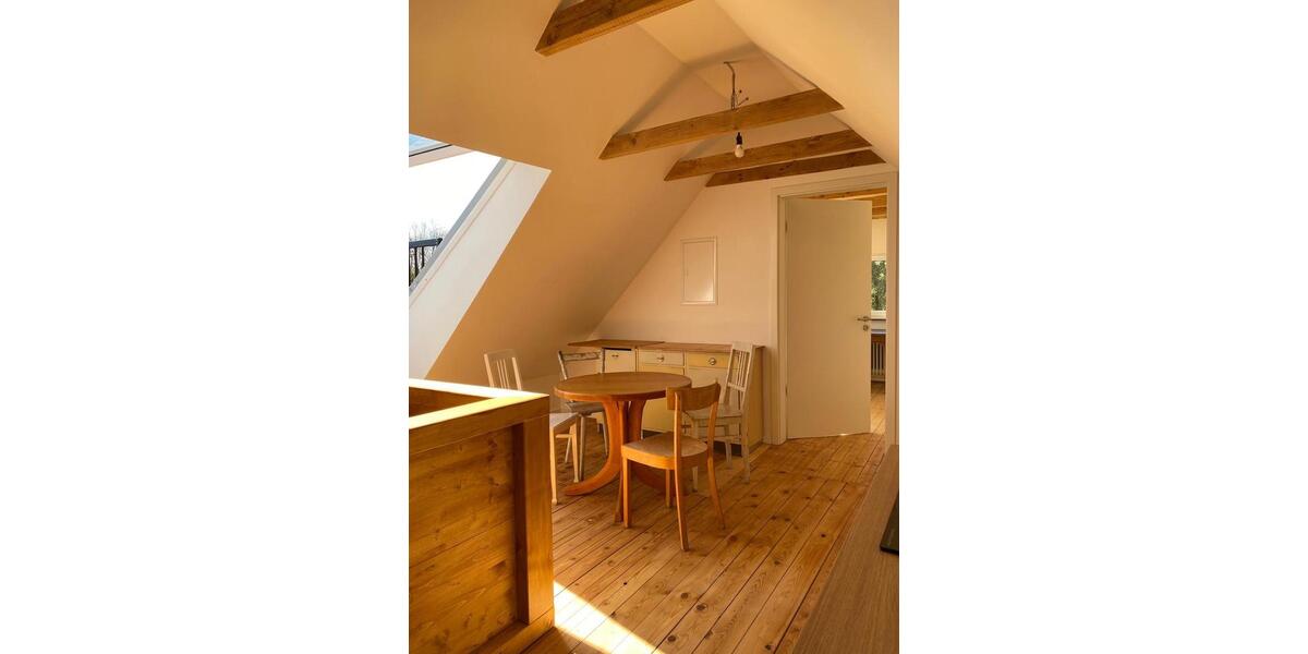 Dachgeschoßwohnung Freiburg im Breisgau Ebnet - 3 Zimmer, 50 m&sup2;, 1.200&euro; | Angebot:26440315