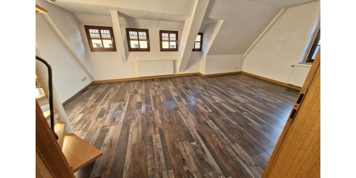 Dachgeschoßwohnung Oederan - 4 Zimmer, 88 m&sup2;, 481&euro; | Angebot:26032021