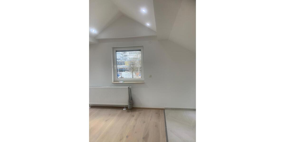 2,5 Zimmer DG-Wohnung in Traunreut zimmer