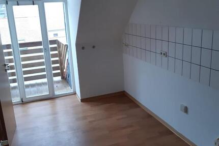helle 1,5 Raumwohnung im Dachgeschoss mit Balkon 1 zimmer