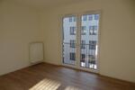 2-Zimmer-Wohnung mit offener Küche und EBK, ab September frei