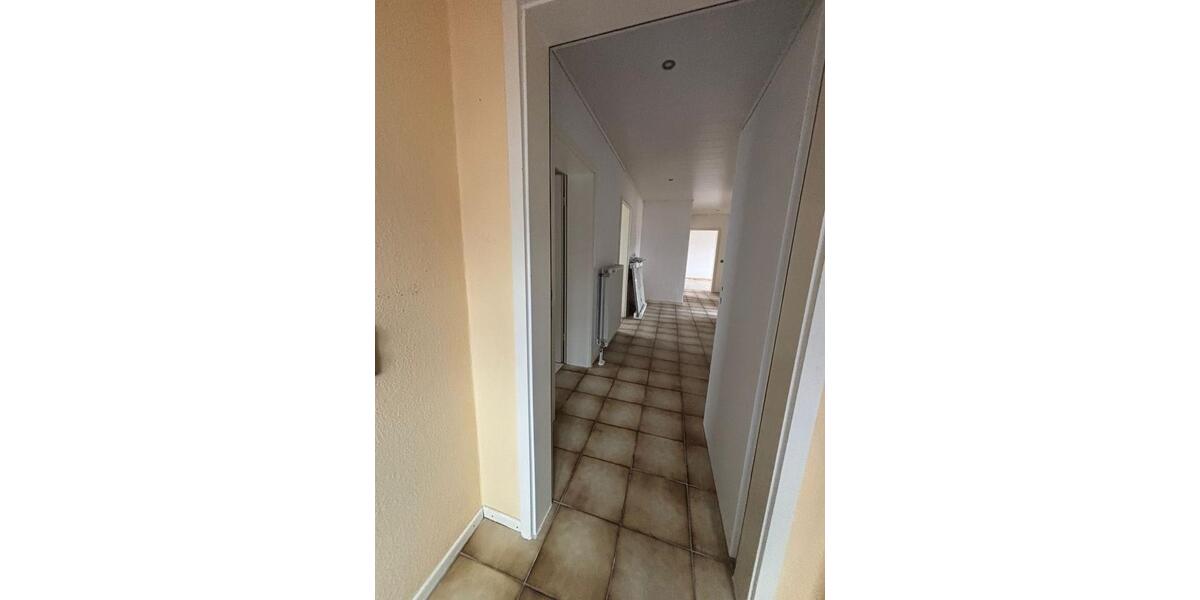 Erdgeschoßwohnung Grünberg - 4 Zimmer, 140 m&sup2;, 1.150&euro; | Angebot:24652497