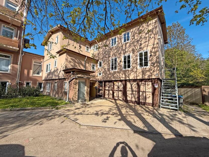 Großzügige, renovierte 4,5-Zimmerwohnung mit EBK und schöner Loggia