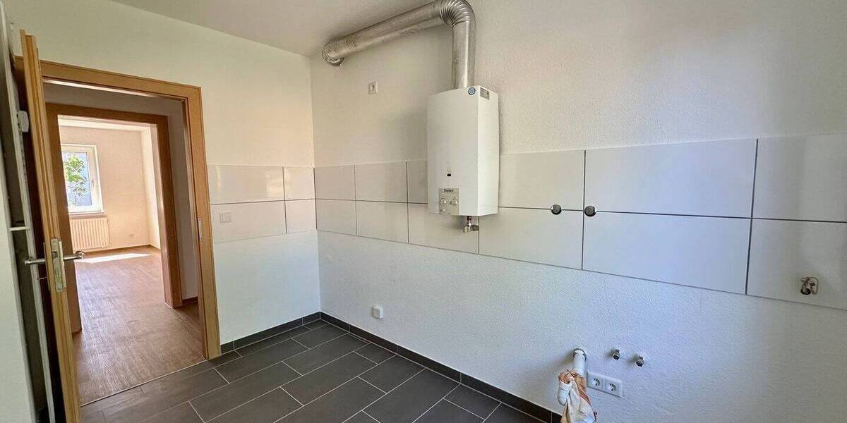 Etagenwohnung Wiesbaden Biebrich - 4 Zimmer, 85 m&sup2;, 1.150&euro; | Angebot:26388724