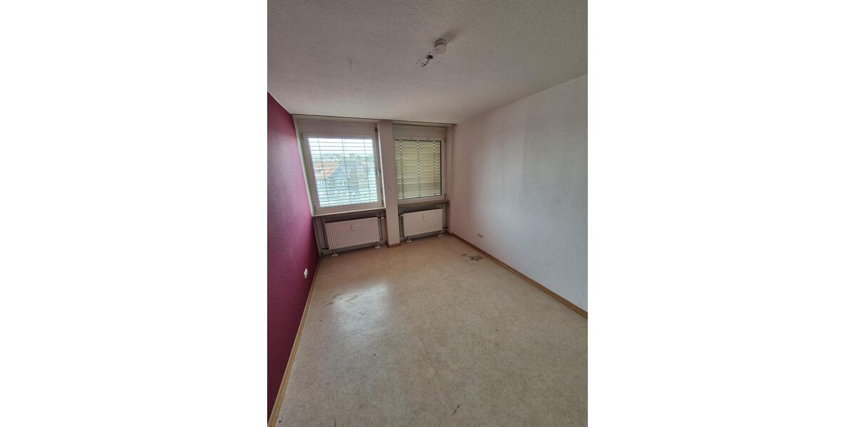 Dachgeschoßwohnung Püttlingen - 4 Zimmer, 107 m&sup2;, 650&euro; | Angebot:25959713