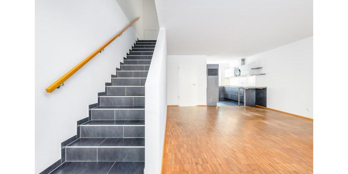 Reihenhaus Augsburg Haunstetten-Siebenbrunn - 5 Zimmer, 147 m&sup2;, 2.250&euro; | Angebot:24762123