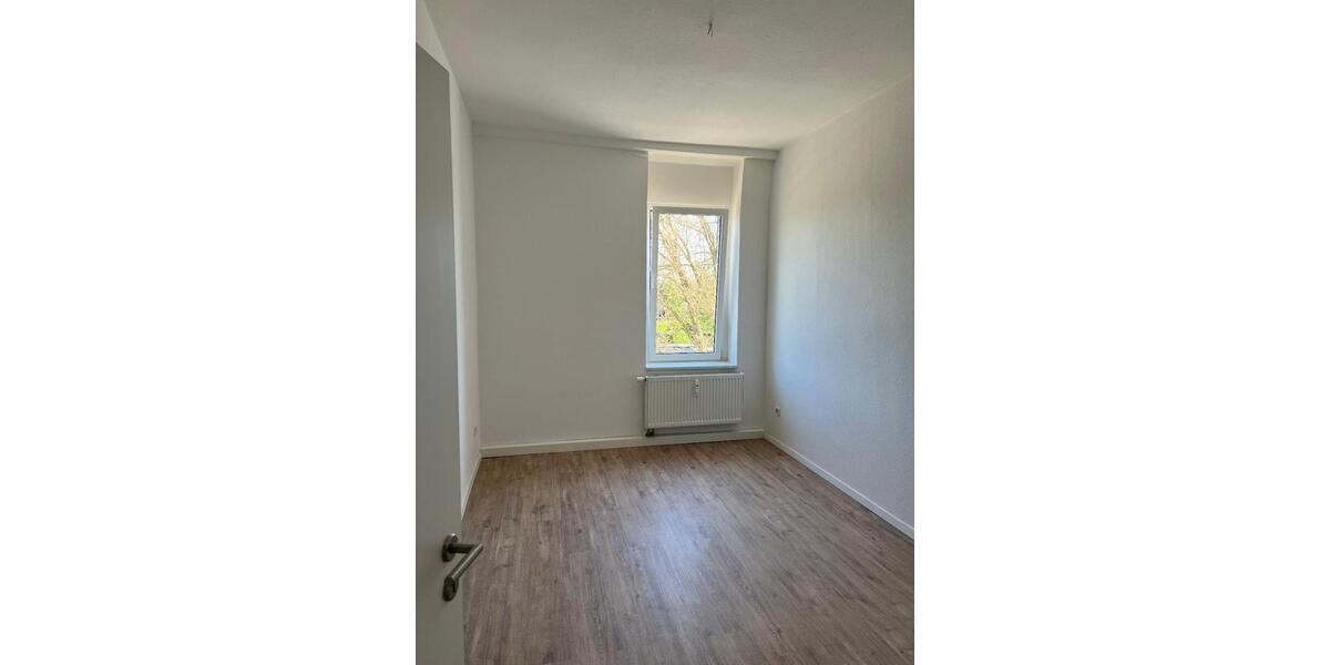 Etagenwohnung Oelsnitz (Erzgebirge) - 2 Zimmer, 75 m&sup2;, 420&euro; | Angebot:24490812