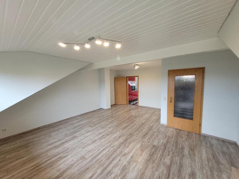 Zentrumsnahe 3 ZKB Wohnung im Dachgeschoss