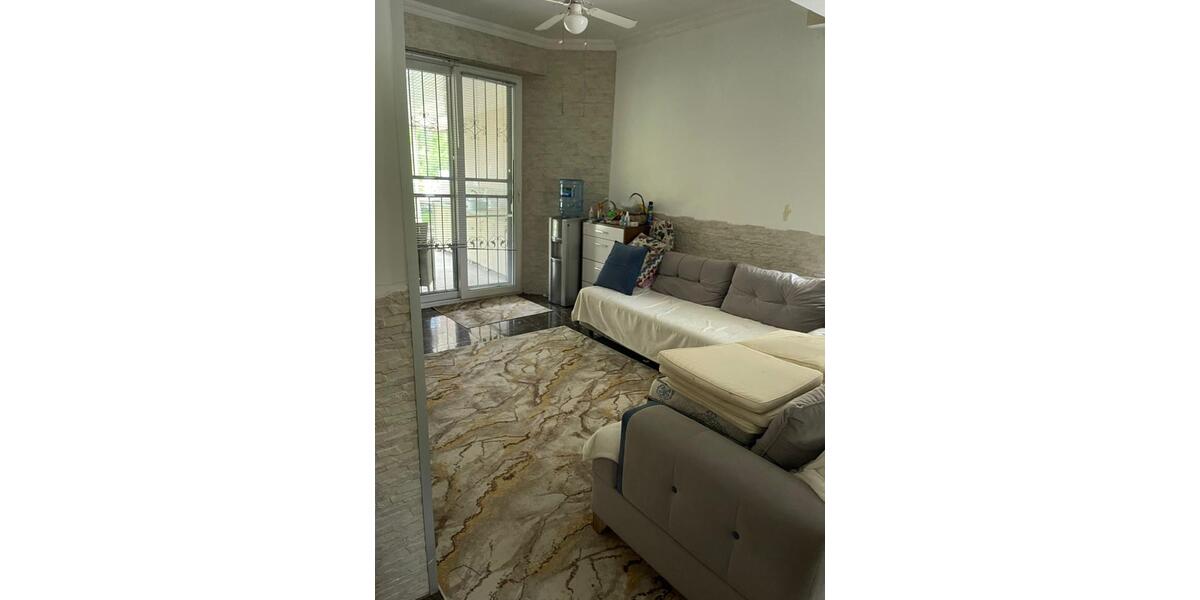 Etagenwohnung Grevenbroich - 6 Zimmer, 100 m&sup2;, 130&euro; | Angebot:26642921