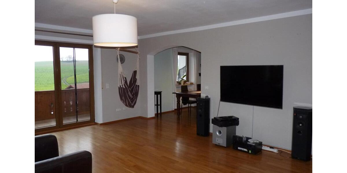 Etagenwohnung Mengkofen - 3 Zimmer, 130 m&sup2;, 1.080&euro; | Angebot:24817912