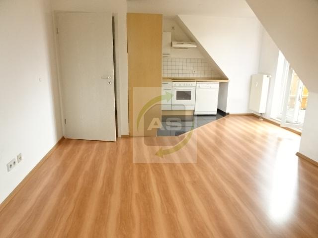 Dachgeschoßwohnung Zwickau Zwickau-West - 2 Zimmer, 49 m&sup2;, 330&euro; | Angebot:26440937