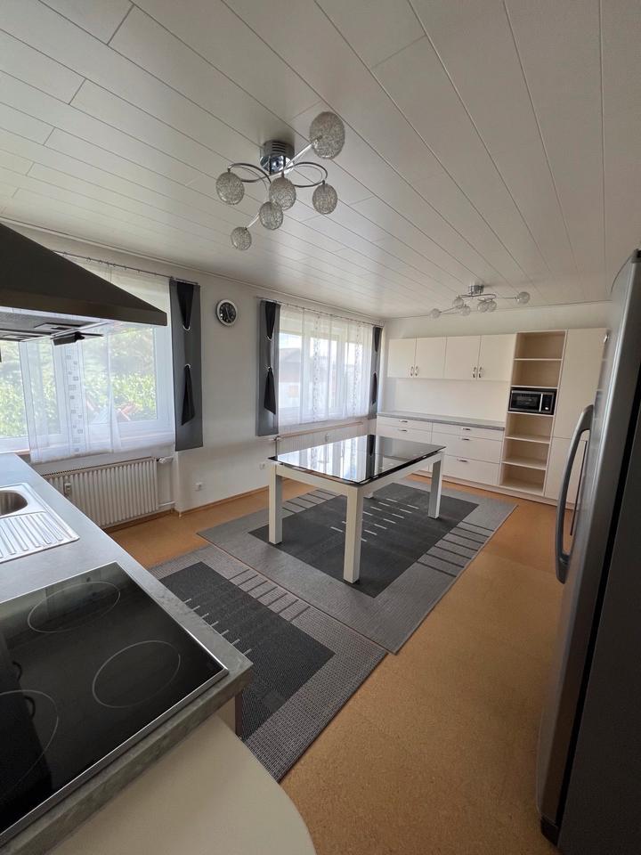 Großzügige 160m² 3-Zimmer Wohnung mit Wintergarten & Extra-Büro