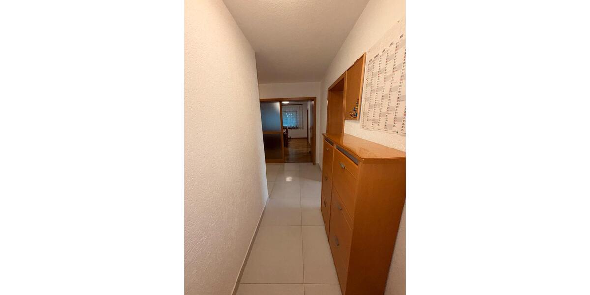 Etagenwohnung Kornwestheim - 4 Zimmer, 120 m&sup2;, 1.700&euro; | Angebot:26615319