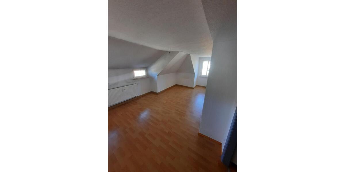 Dachgeschoßwohnung Zwönitz - 3 Zimmer, 62 m&sup2;, 450&euro; | Angebot:24727228