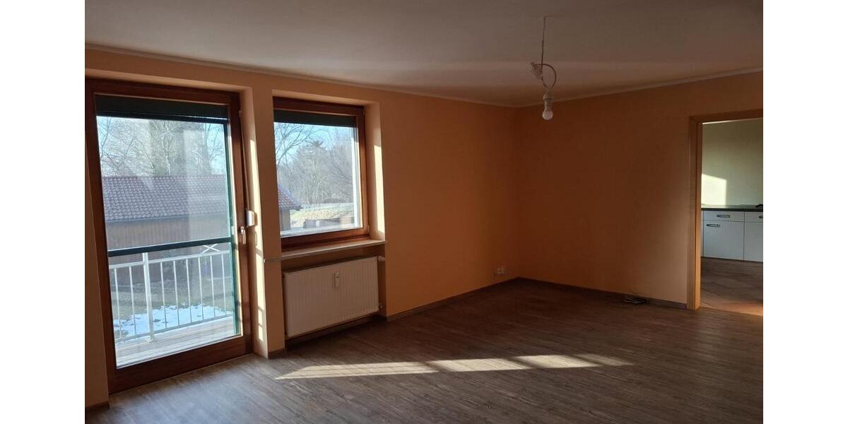 Etagenwohnung Vogtareuth - 3 Zimmer, 92 m&sup2;, 1.150&euro; | Angebot:24825948