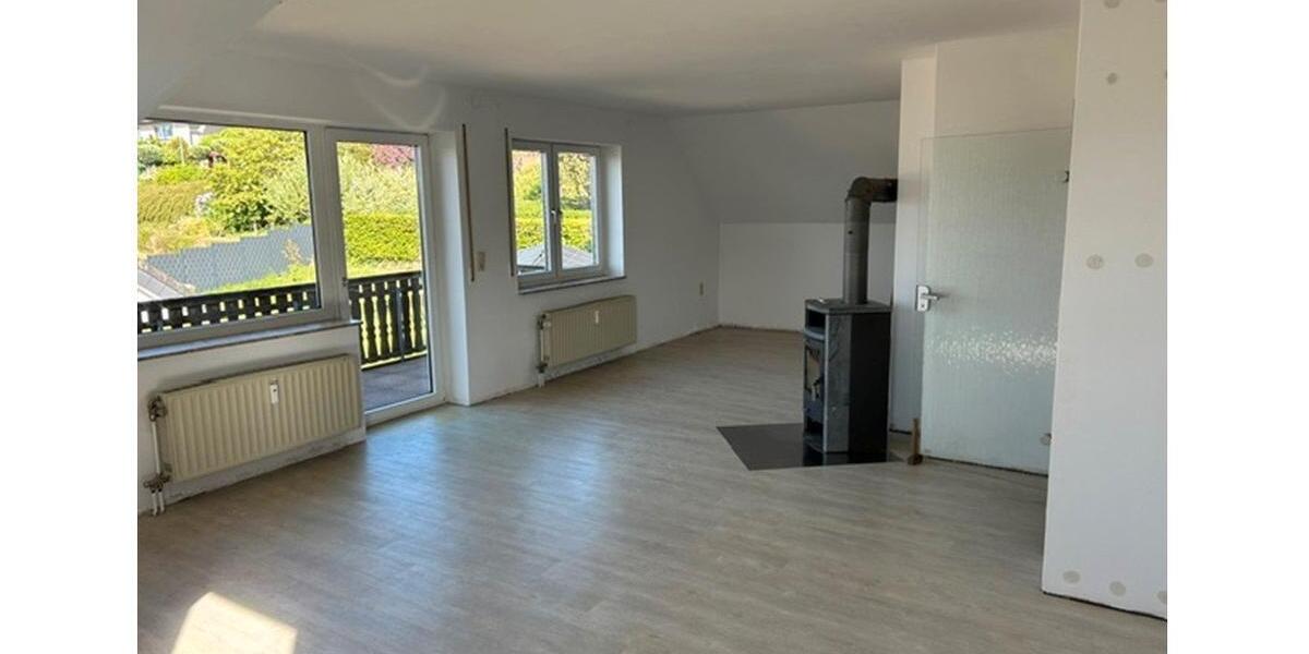 Dachgeschoßwohnung Friedewald - 4 Zimmer, 105 m&sup2;, 897&euro; | Angebot:25162662