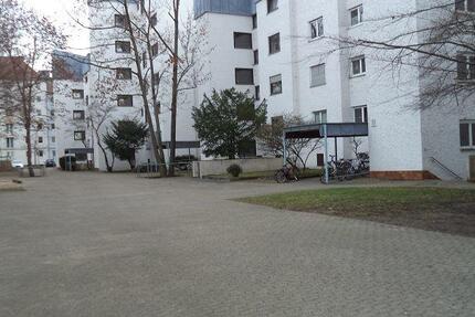 Renovierte, familienfreundliche 4-Zimmer-Wohnung mit Balkon