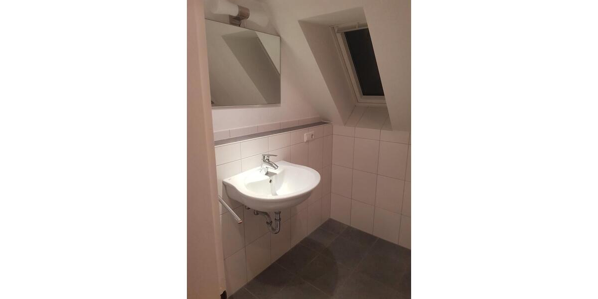 Etagenwohnung Ihringen - 4 Zimmer, 119 m&sup2;, 1.300&euro; | Angebot:26033398