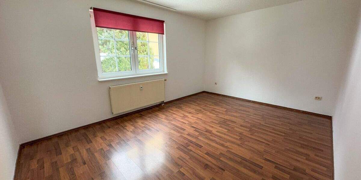 4-Raum-Wohnung mit großem Balkon in Bernsbach zu vermieten 4 zimmer