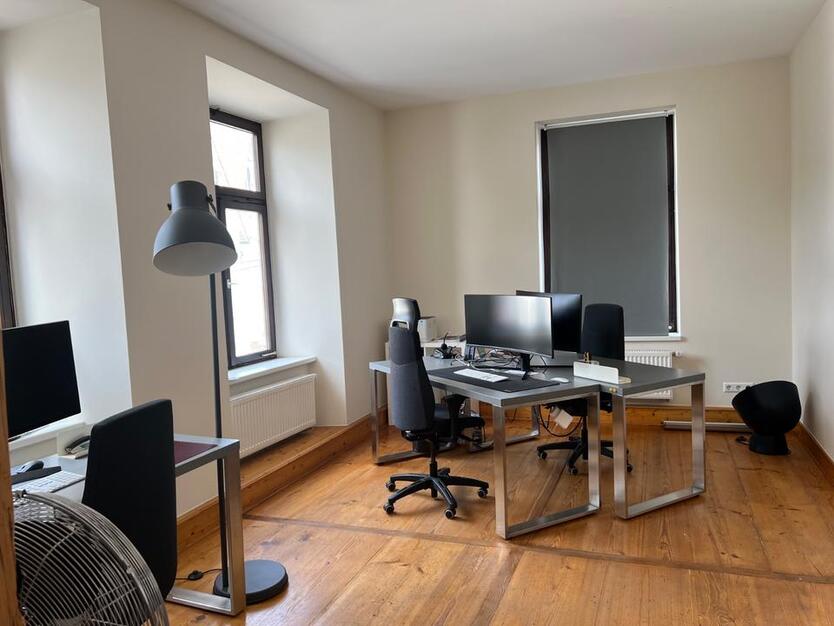 möbl. BüroZimmer in 2er WG-Büro, inkl. Strom,Internet,etc.