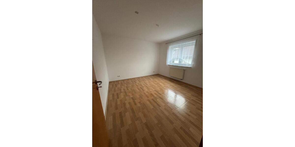 Etagenwohnung Lich - 3 Zimmer, 95 m&sup2;, 1.000&euro; | Angebot:24738238