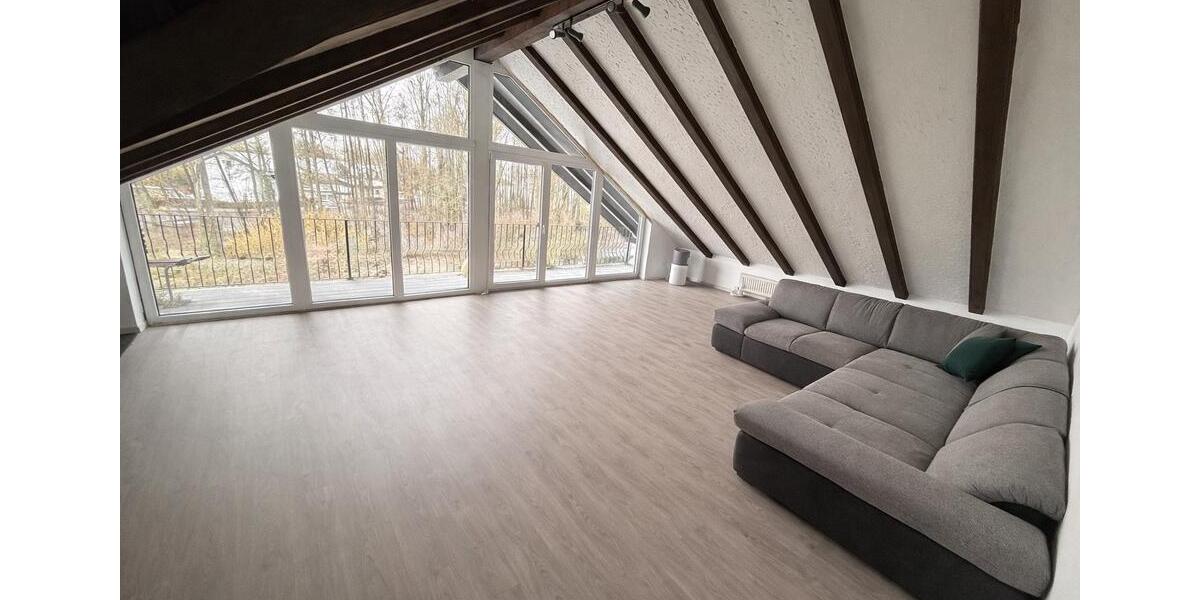 Dachgeschoßwohnung Neuberg - 4 Zimmer, 150 m&sup2;, 1.100&euro; | Angebot:25226003