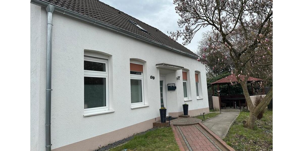 Wohnen auf Zeit Schortens - 6 Zimmer, 180 m&sup2;, 150&euro; | Angebot:26119359
