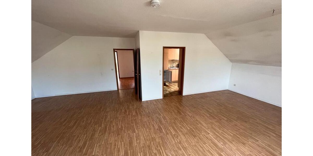 Dachgeschoßwohnung Sterup - 3 Zimmer, 108 m&sup2;, 1.056&euro; | Angebot:25844673