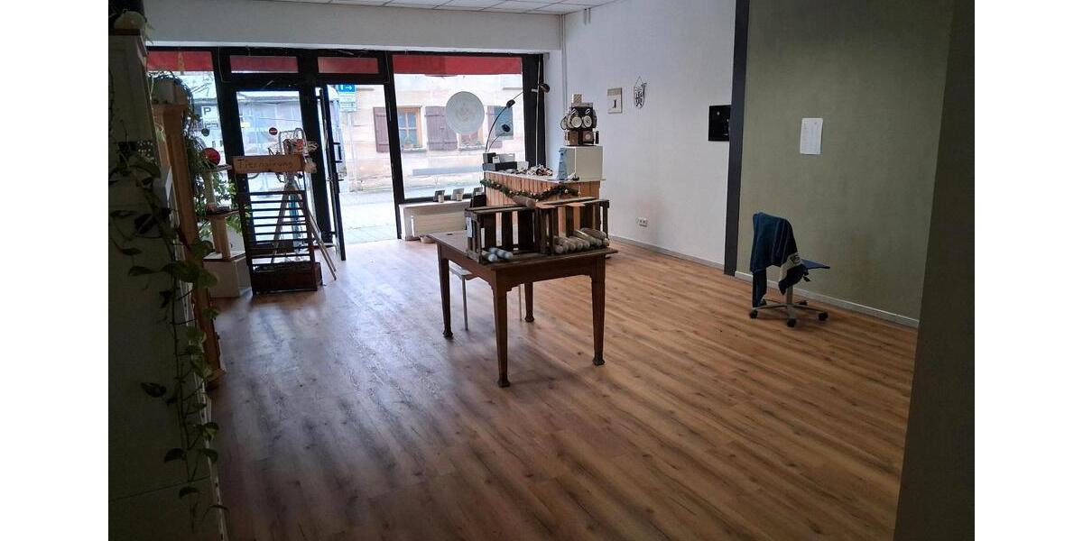 85 qm Ladenfläche Geschäftsräume zimmer